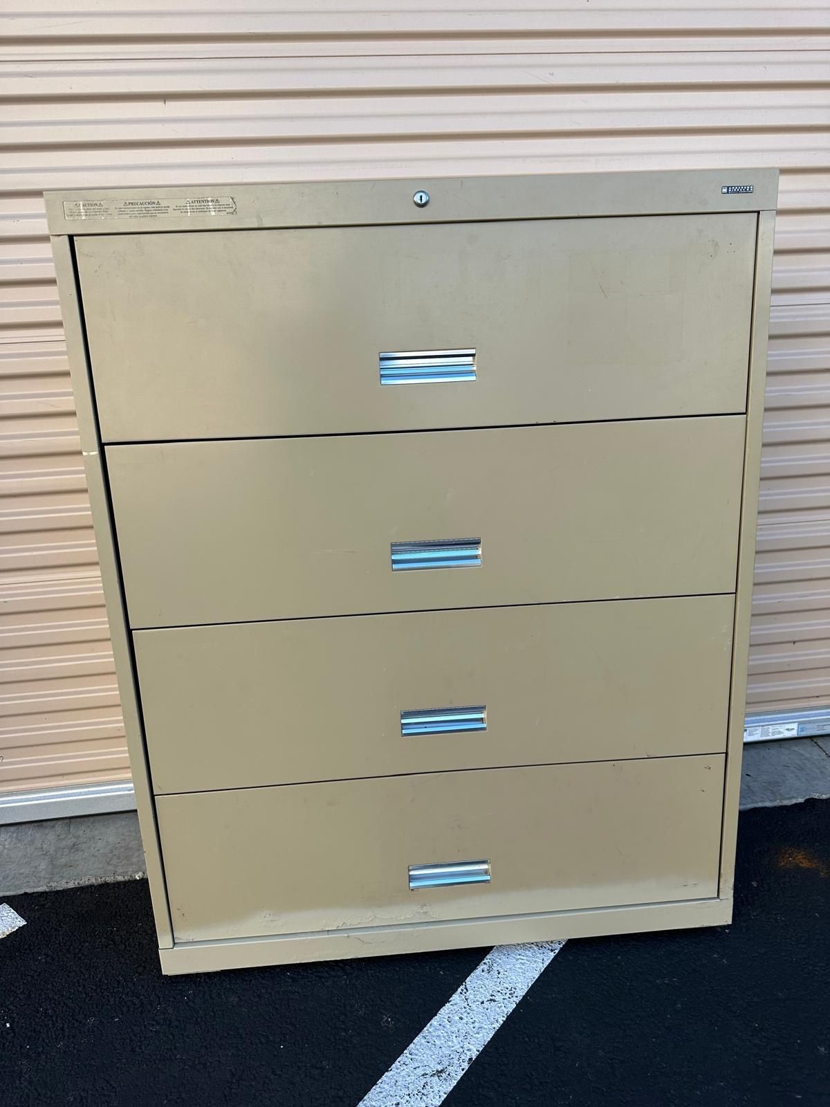 Huge size metal file cabinet/ storage cabinet/ gabetero de metal tamaño grande 