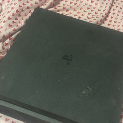 PS4 game console 
