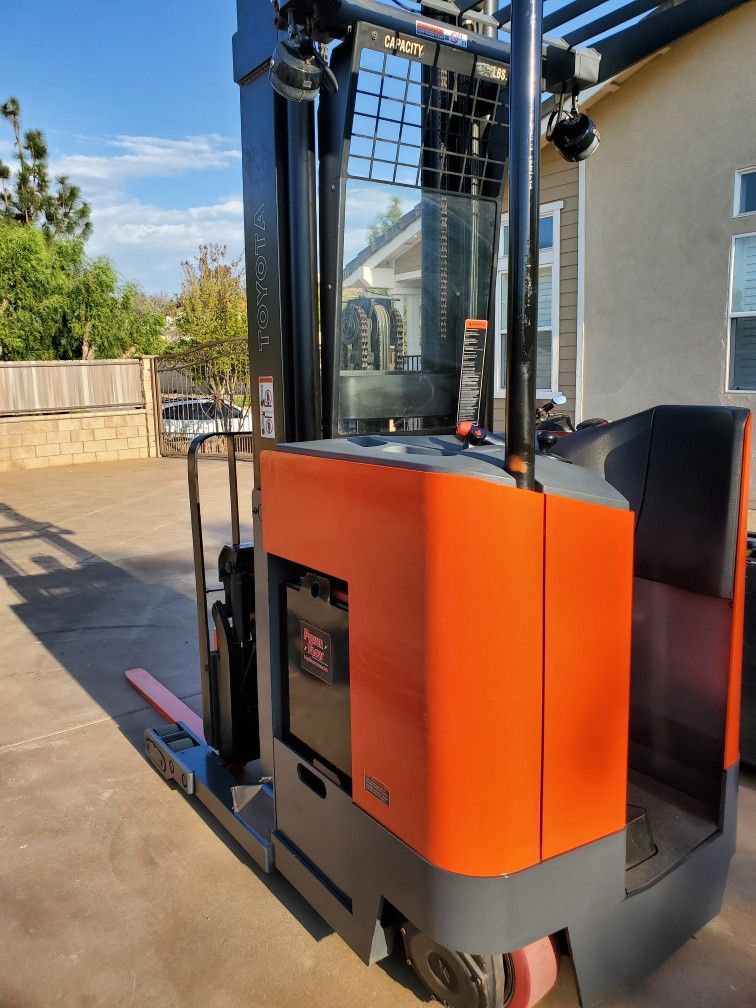 Toyota Double Reach Forklift 