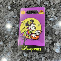 Disney Parks 2024 Halloween Minnie Mouse with Pumpkin trading pin.  Brand new on original card.  Smoke free home  Will combine listings before purchas