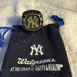 New In Package New York Yankees 1996 Replica Ring