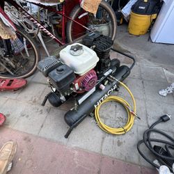 Compressor Hitachi. Gas.  Honda Engine GX160. 8 Gallon 