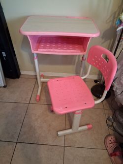 Desk and Chair $25 Dlls.