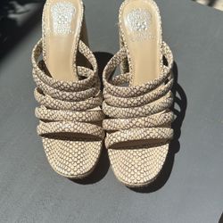 New Women's Leather Upper Snake Skin Vince Camuto platform shoes.
