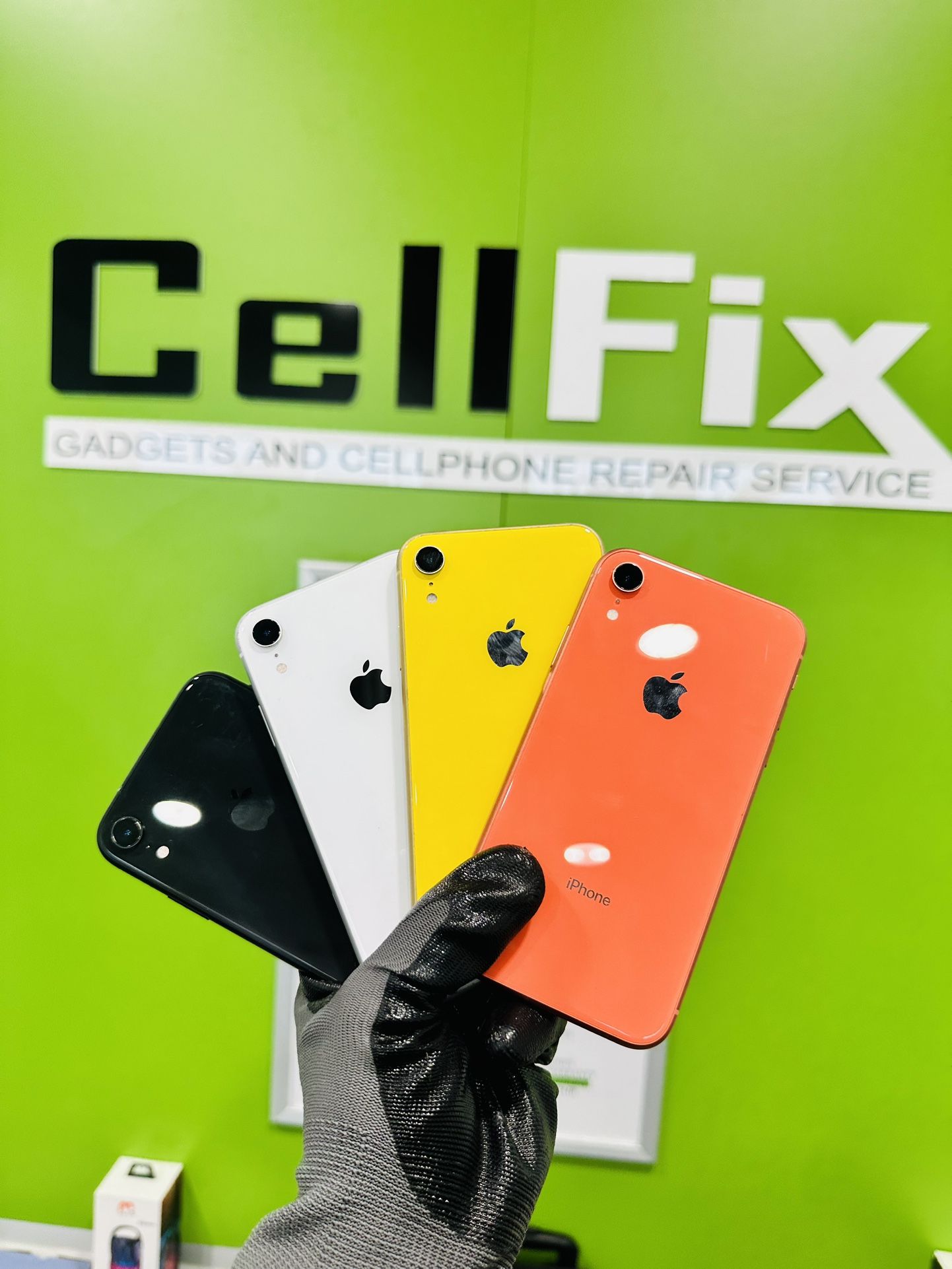 iPhone XR Unlocked 64GB $199!