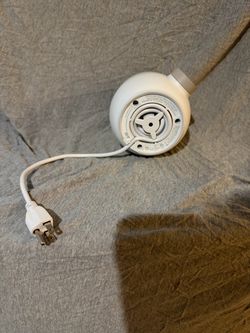 White Electric Personal Fan Massager