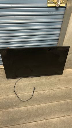 39 inch insignia LED Roku TV