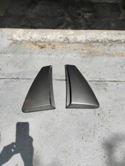 Mustang O9 - 04 Side Scoop