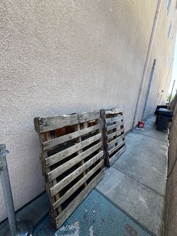 FREE PALLETS