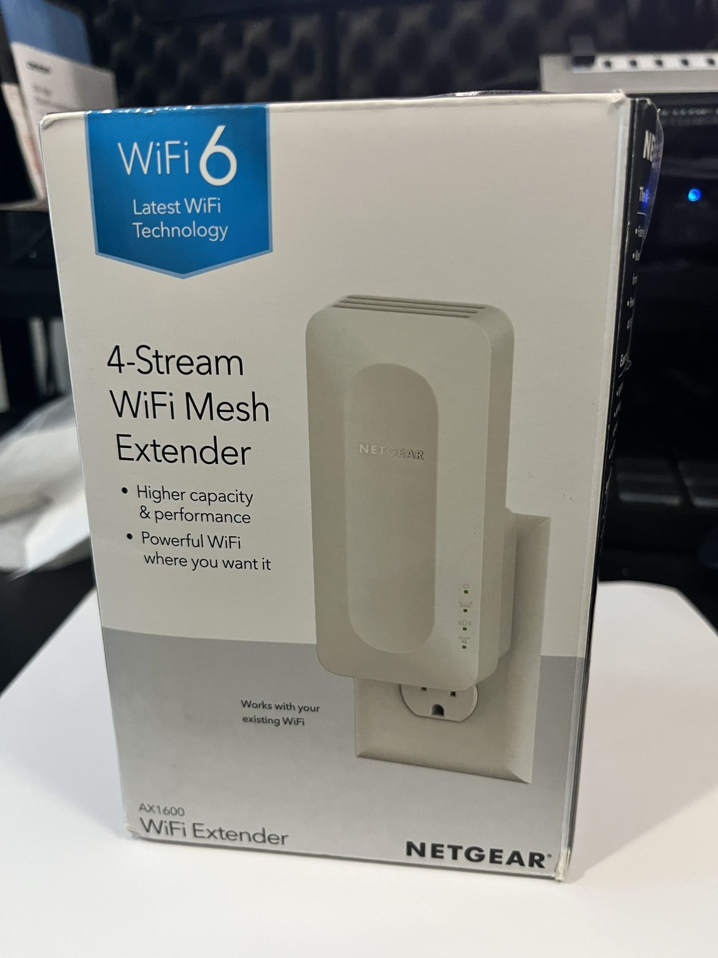 NERGEAR EAX15 AX1600 WIFI 6 aMesh Wall Plug Range Extender