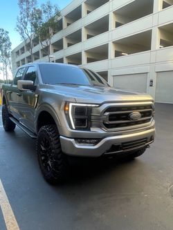 Ford F-150 SuperCrew Lifted – 76K Miles – Custom Wheels & Toyo Tires