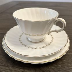 ROYAL DOULTON TEA CUP SAUCER 