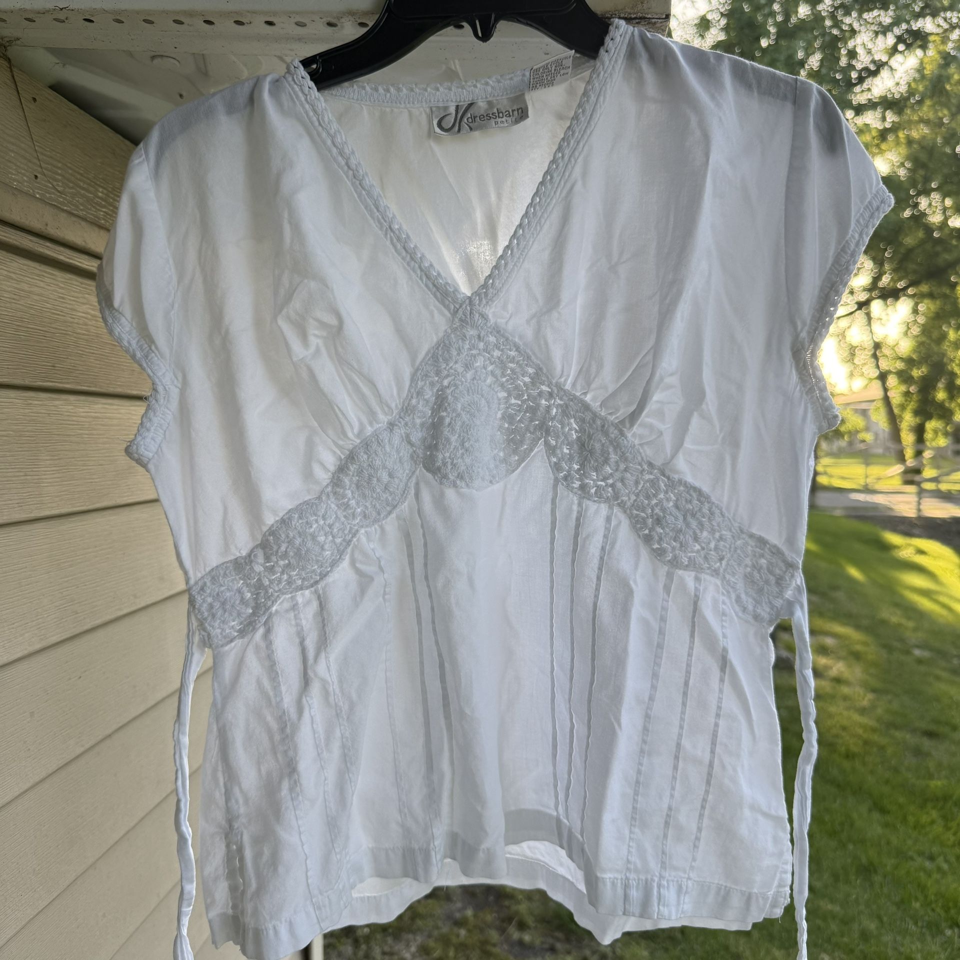 Dressbarn Short-sleeved blouse with a V-neckline Petite Medium