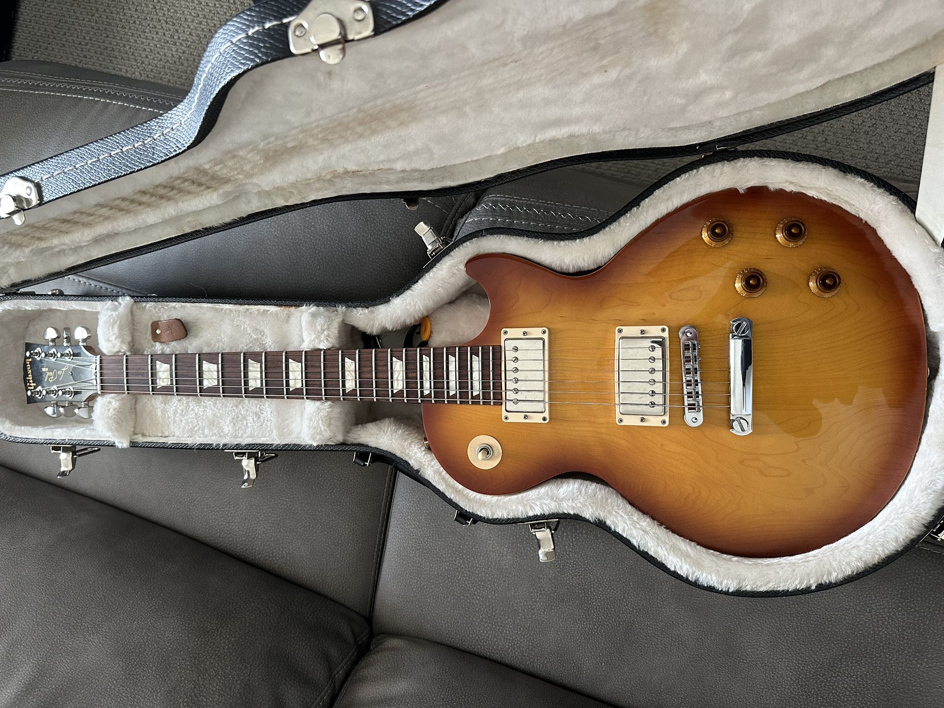 Gibson Guitar