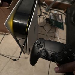 Sony PlayStation 5 blue ray edition white 1 controller