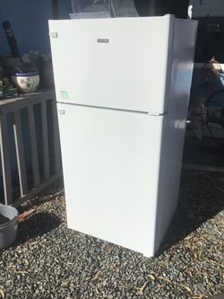 Fridge (like new)