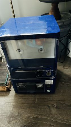 Small vending fridge New