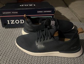 IZOD MEMORY FOAM SHOES Size 12 and 5 Pair Socks