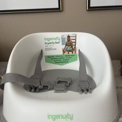 Like New ! !  Child Seat  Used 2 Days 