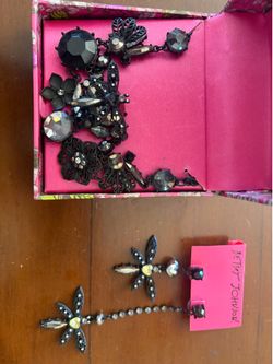 Betsey Johnson necklace & earrings