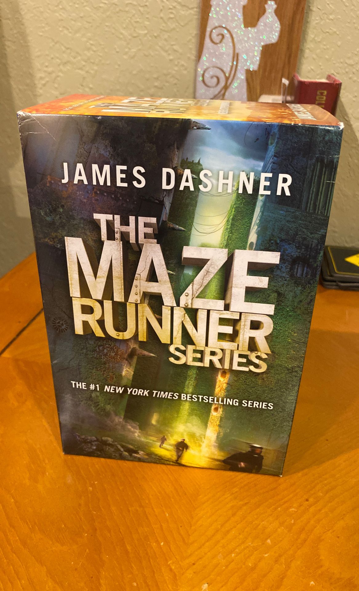 Maze Runner Book Series Full Set (The Maze Runner, The Scorch Trials, The Death Cure, The Kill Order)