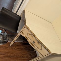 FREE Vintage Corner Table And Stool (Outside)