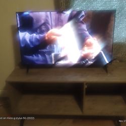 40" Inch Vizio Smart Tv  / New Tv Stand Like New No Remote 
