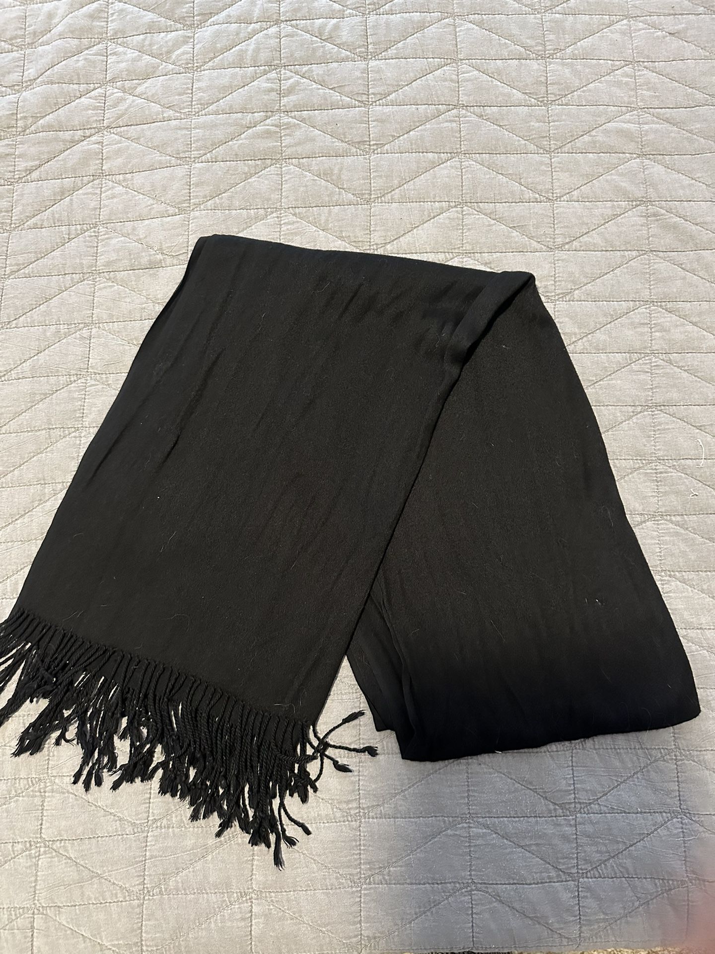Black Fringed Shall.