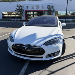 2015 Tesla Model S P85D - Great Condition - White Exterior - Black Interior 