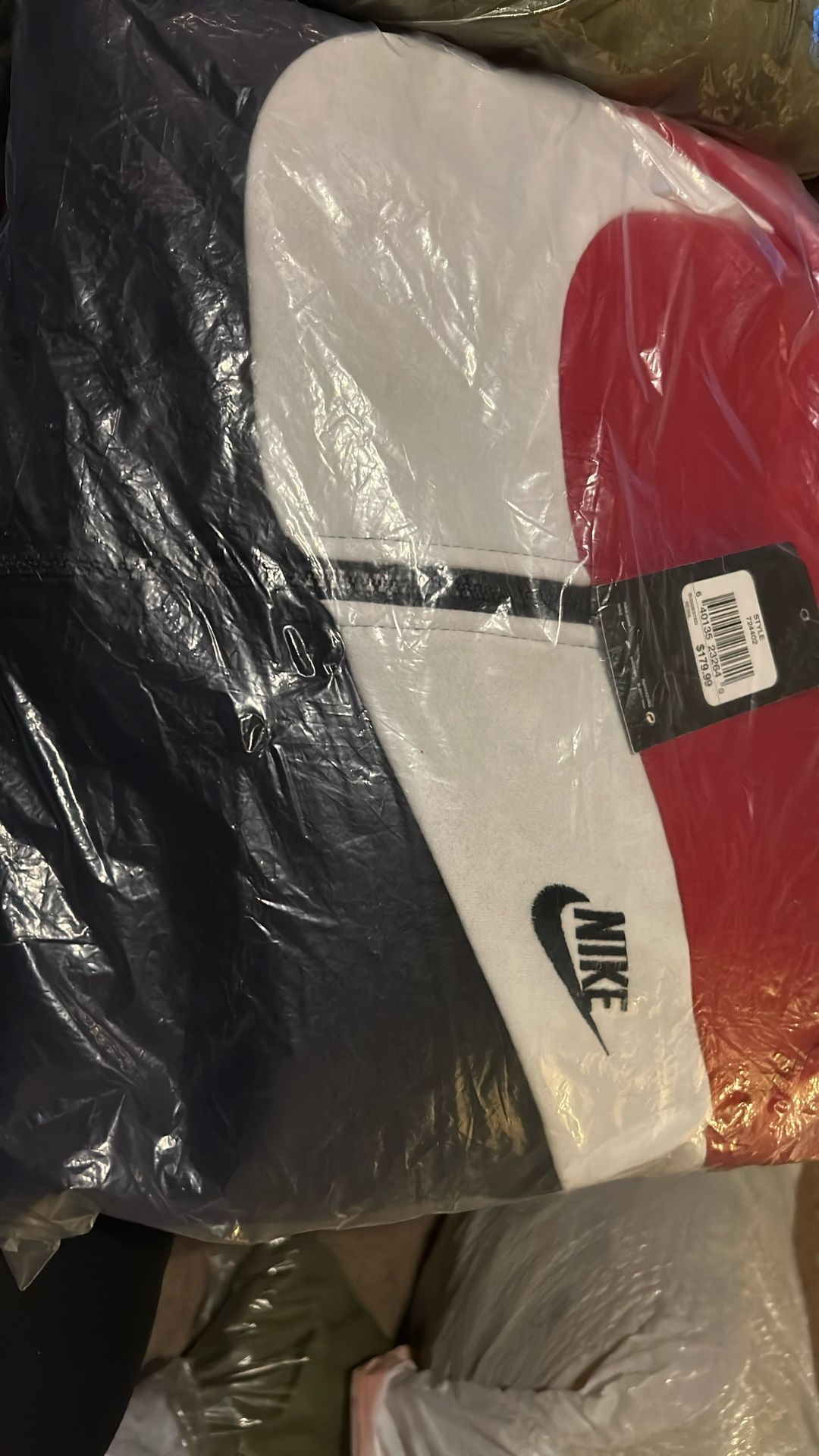 NIKE SWEATSHIRT AND SWEAT PANT HOODIE SET