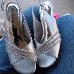 Easy Street Alive 5   8 1/2 