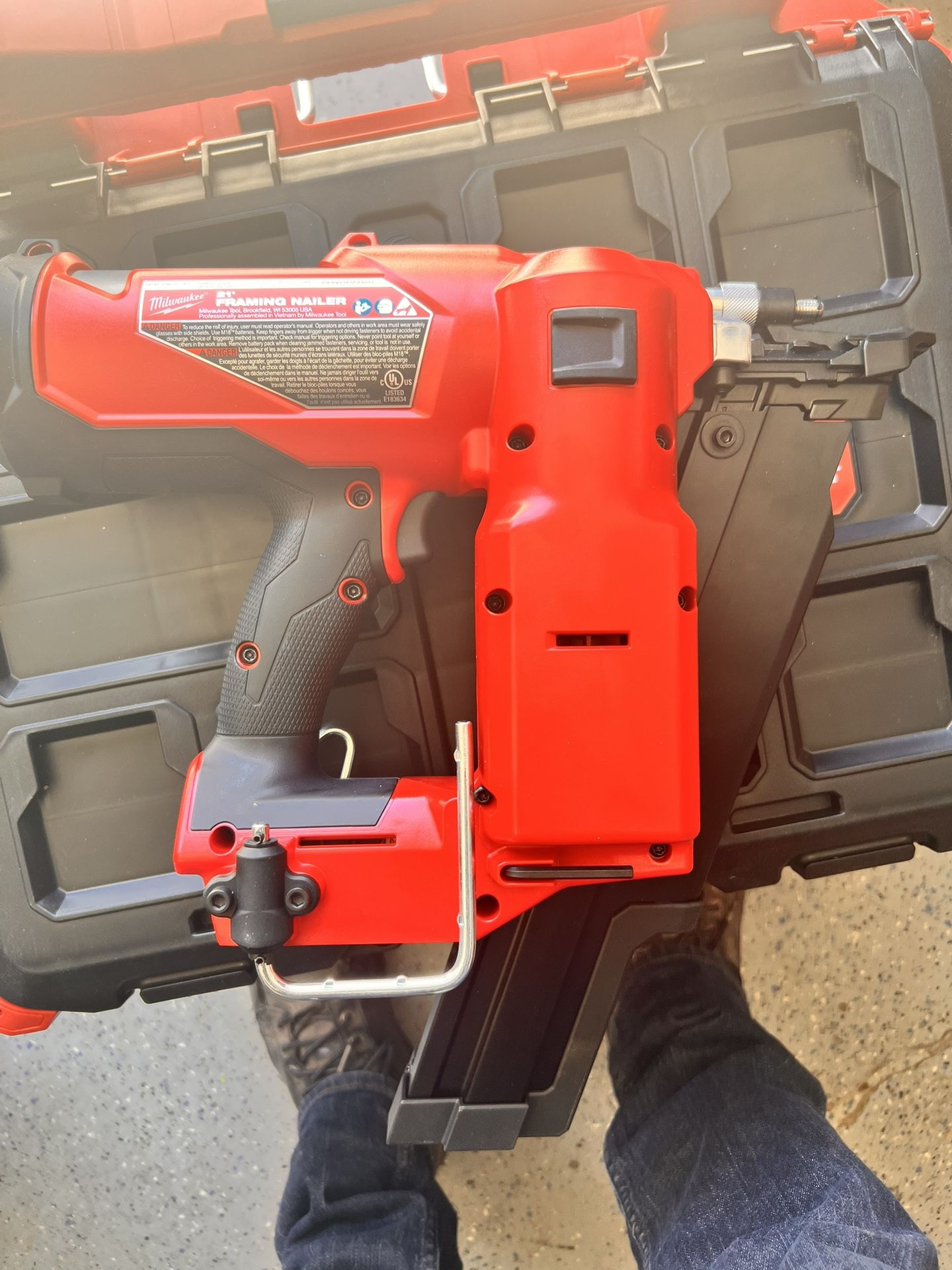 Milwaukee M18 Framing nail Gun