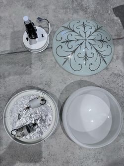 2 ceiling lights