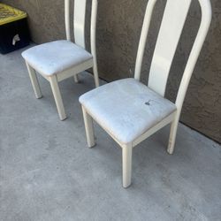 Table Chairs 