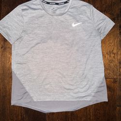 Women’s medium Nike tee
