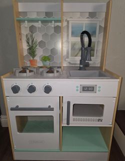 Kitchen play