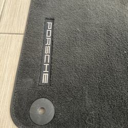Porsche Macan Carpet Floor Mats 4pcs Set-Like. Excellent Condition