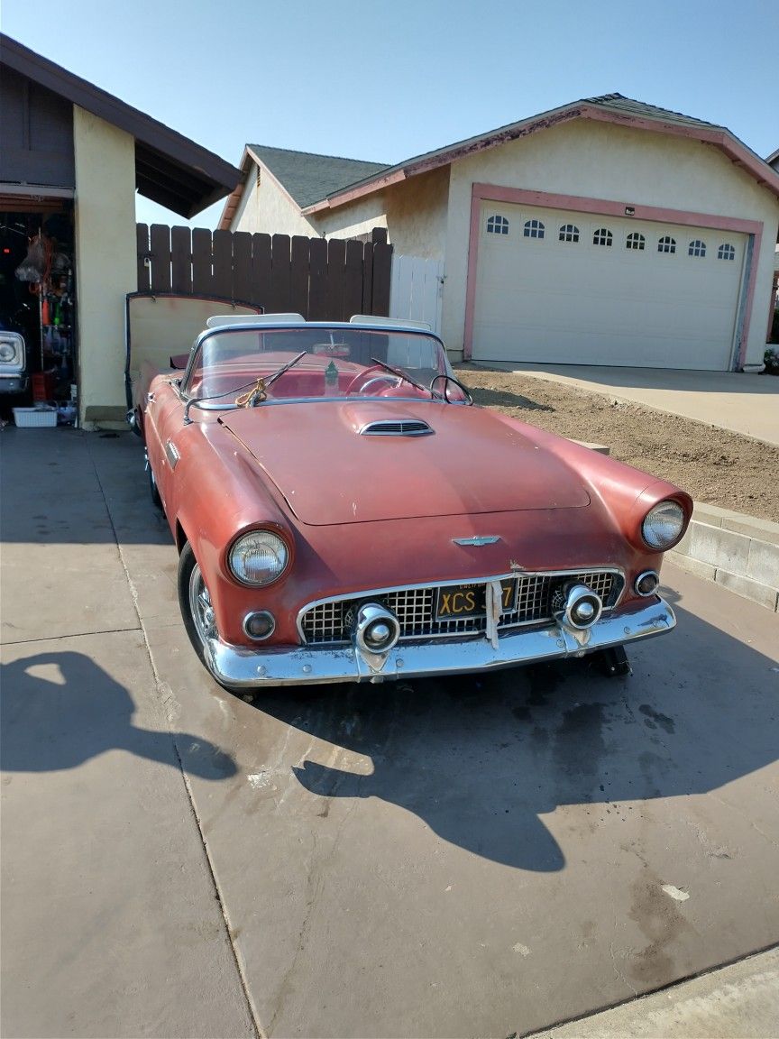 1956 Ford Thunderbird