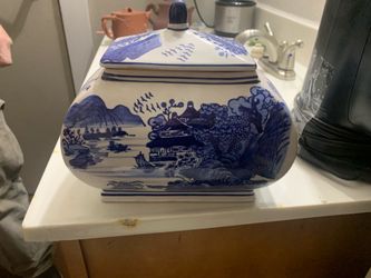 Ceramic  dish with lid