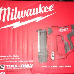 Milwaukee 23g Pin Nailer 