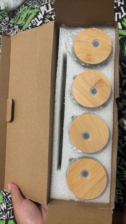 Box of glass tumblr cups with straw