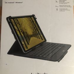 Logitech Universal Folio Keyboard/Cover iPad 
