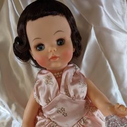 Mamie Eisenhower Madame Alexander Doll 