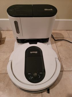 Shark Robot Vacuum with Self-Empty Base