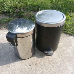 !! 2 Small Indoor Trash cans Price For Both 