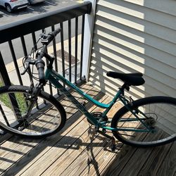 Huffy 29-inch Rock Creek Women’s Mountain Bicycle 