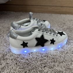 Girls Sniekers With Lights