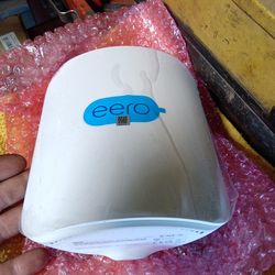 Eero wifi router