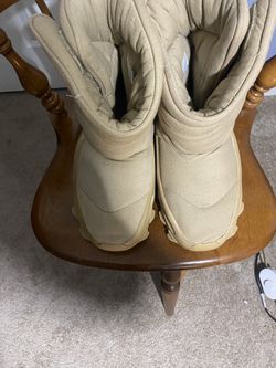 KANYE WEST  YEEZY   MENS  SHOES BY ADIDAS  SIZE  10.5