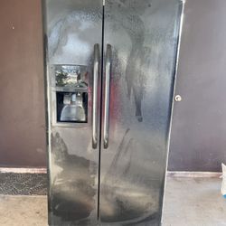 Refrigerator freezer Combo